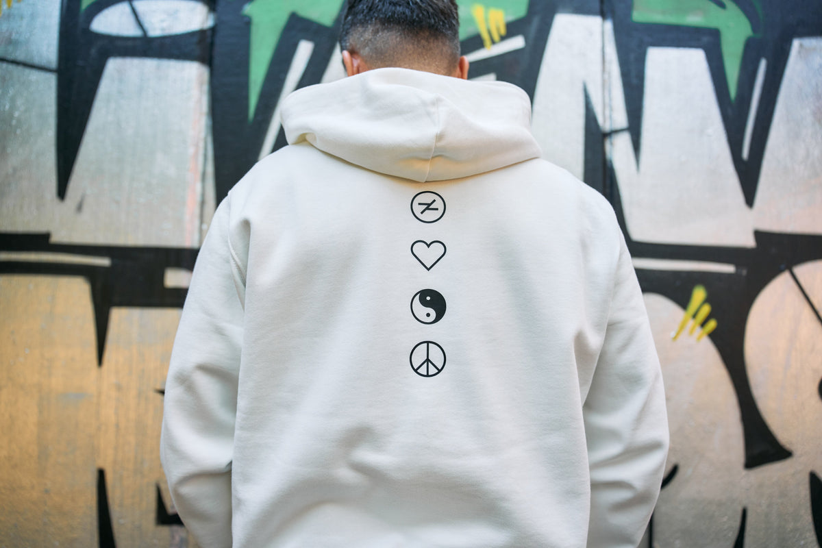 WE. Hoodie mit HOOD-Zeichen
