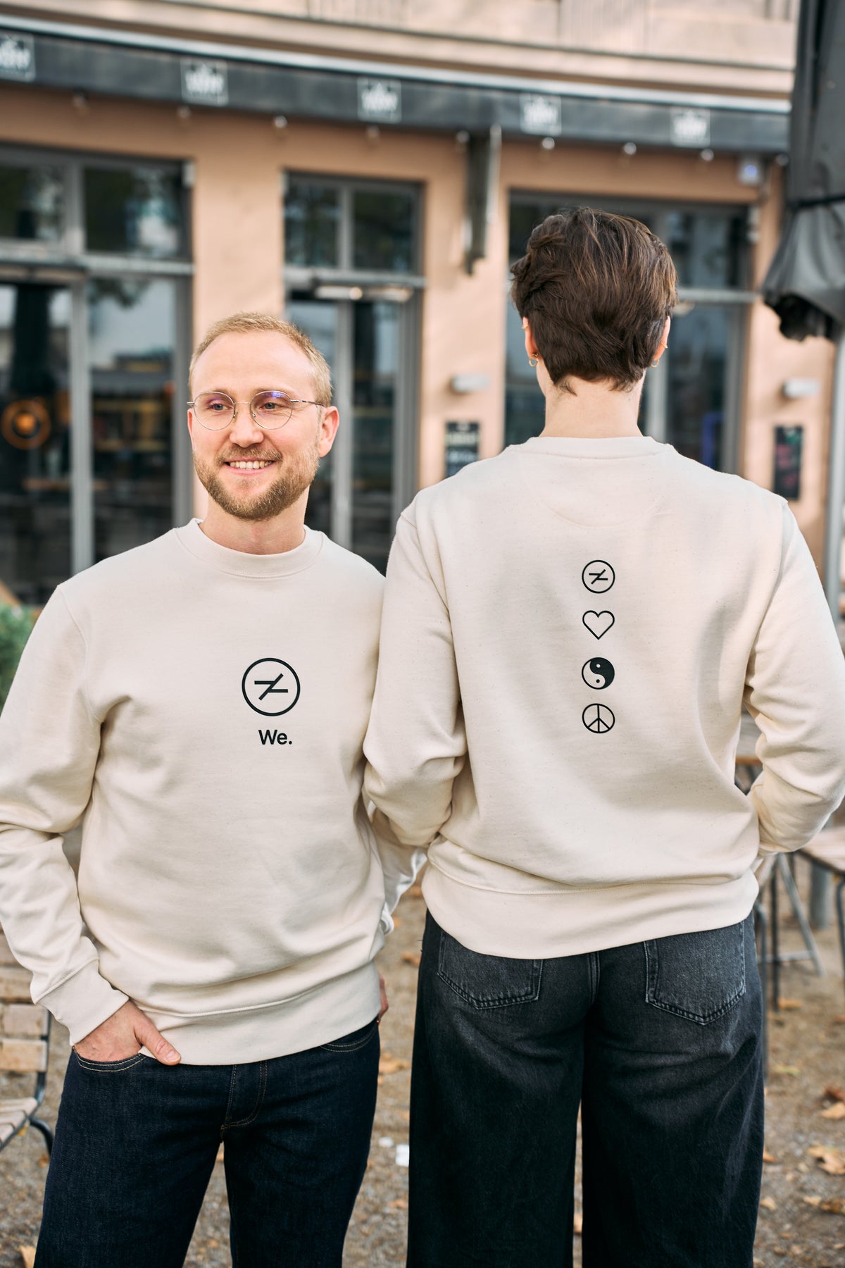 HOOD Sweater We. in Baumwoll-Natur – Vorder- und Rückseite
